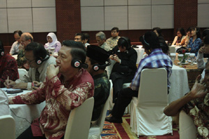 Sewa bilik penerjemah, sewa box ruangan translator, Rental booth interpreter di Bogor Bandung Jakarta Serpong Tangerang Bekasi Cikarang Cikampek.